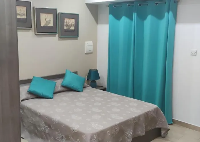 Gazde/Camere de închiriat Away From Zurrieq